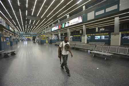 وقف لإطلاق النار في مطار طرابلس الليبي