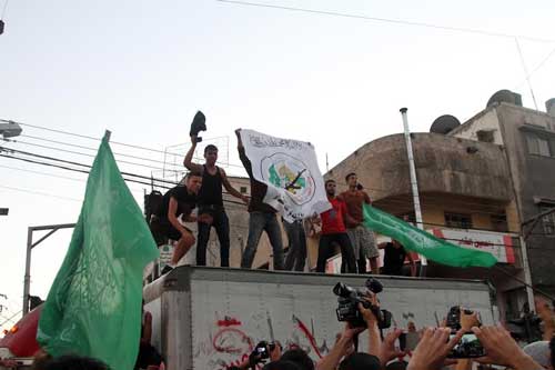 فلسطينيو الداخل والخارج يحتفلون بانتصار غزة