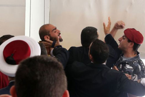 إشكال بين الإعلاميين والقوى الأمنية أمام دار الفتوى