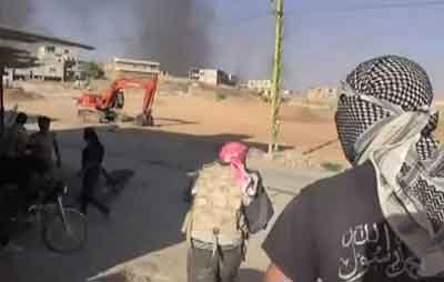 الوضع في عرسال بين استباحة المسلحين والنفي !