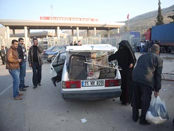 احتجاجات في اسطنبول بسبب اللاجئين السوريين 