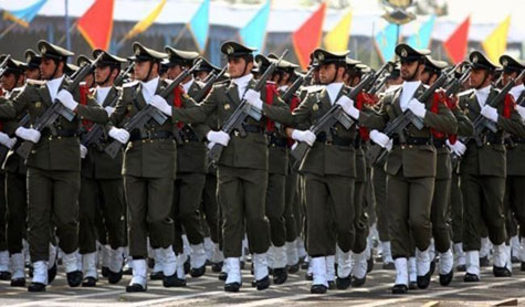 ايران احيت اسبوع الدفاع المقدس بعرض عسكري