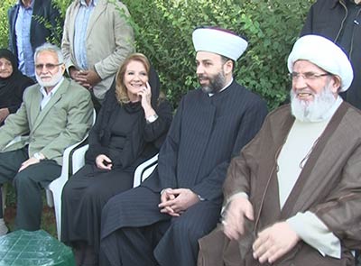  الشيخ يزبك: هل قطع الطريق يرجع لنا الجنود؟