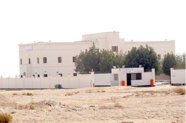 معتقلو البحرين يواجهون سوء معاملتهم بالإضراب عن الطعام 