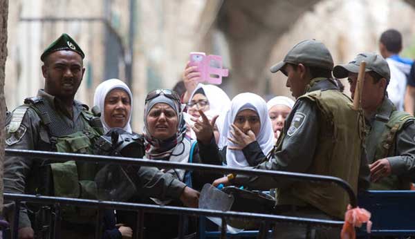 يوم غضب في فلسطين نصرة للأقصى.. وجرحى في مواجهات مع الاحتلال بالقدس والضفة 