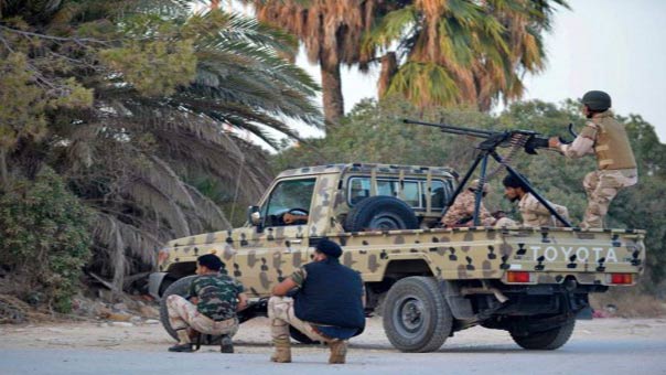 149 قتيلا في بنغازي في اسبوع والجيش الليبي يدهم منازل المسلحين