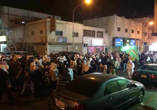 تظاهرات غاضبة في القطيف تندد بحكم اعدام الشيخ النمر.. ومطالبات حقوقية بابطال الحكم
