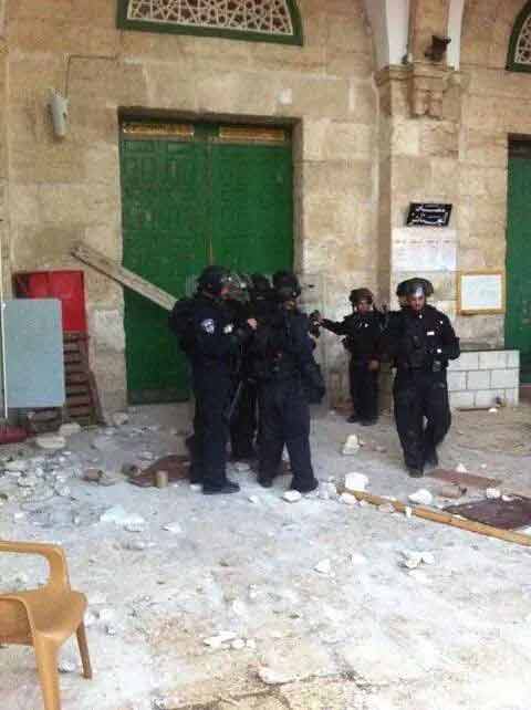 مستوطنون اقتحموا قبر النبي يوسف شرق مدينة نابلس وشرطة العدو نفذت سلسلة اعتقالات في صفوف الفلسطينيين