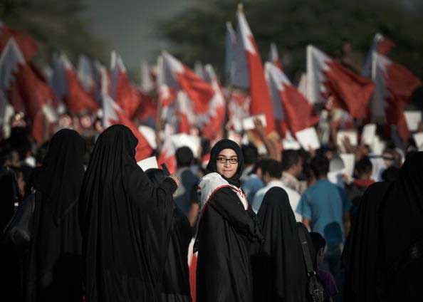 البحرين: استهداف ناشطات أَرَدْنَ تنظيم استفتاء شعبي على الانتخابات المقبلة