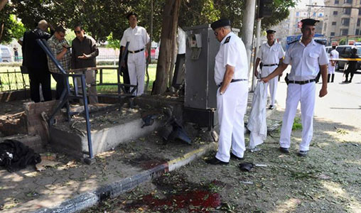 تسعة جرحى بينهم 5 رجال شرطة في انفجارين في القاهرة