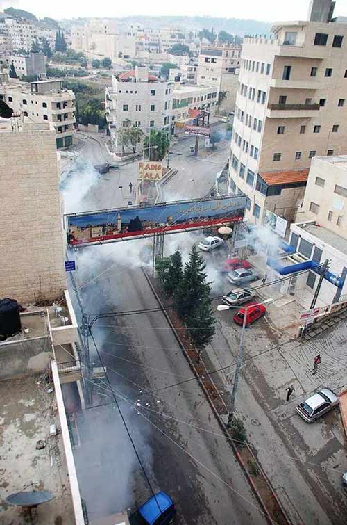 
جريمة صهيونية بحق الإنسانية: شنقُ فلسطيني في حافلة بالقدس المحتلة
