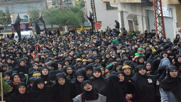 مسيرات جماهيرية حاشدة تحيي العاشر من محرم في بنت جبيل  