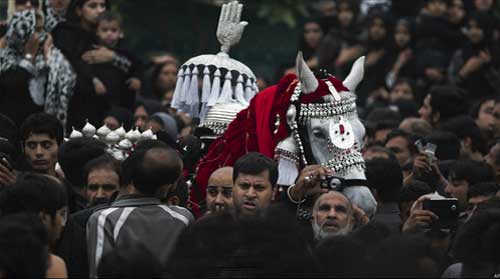 مسلمو العالم يحيون ذكرى العاشر من محرّم  