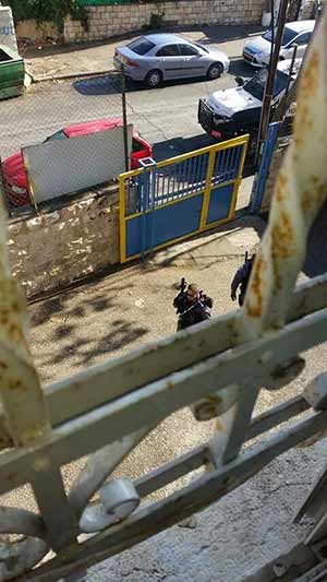 
جريمة صهيونية بحق الإنسانية: شنقُ فلسطيني في حافلة بالقدس المحتلة
