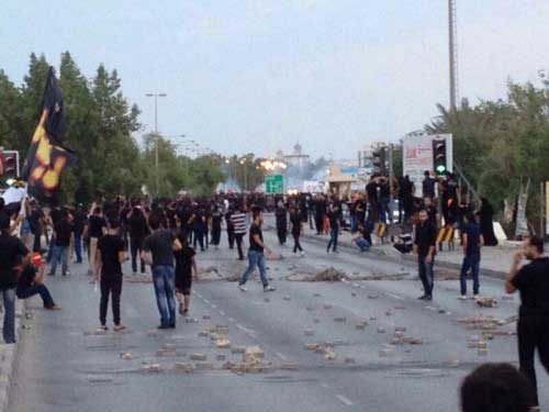 البحرين: قوات الامن تقمع مسيرة كانت متجّهة الى دوار اللؤلؤة