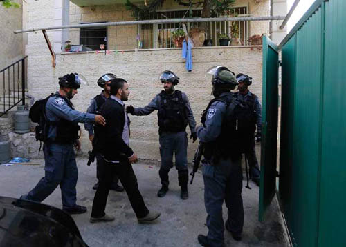 شهيد مقدسي برصاصة في الرأس خلال مواجهات في مخيم قلنديا
