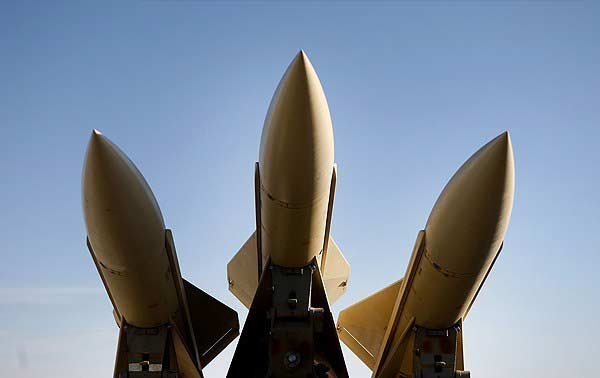 في اليوم الثالث من المناورات الايرانية.. الدفاع الجوي الايراني اختبر منظوماته الجديدة في مناورة الجيش الكبرى