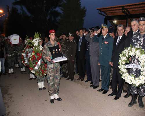 عرس وطني في لبنان لشهداء الجيش الستة في راس بعلبك