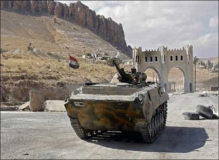 سقوط عدد من القتلى بينهم قياديين في استهداف الجيش السوري لاجتماع للمسلحين في معبر الزمراني 