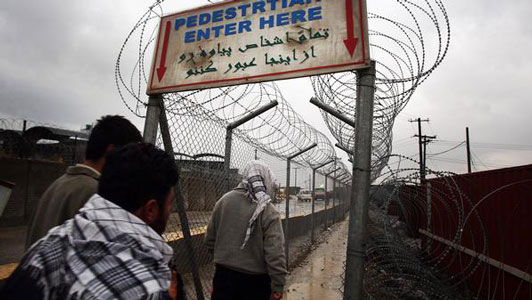 مقتل ستة جنود افغان في تفجير انتحاري قرب كابول