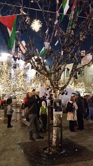 الفلسطينيون يتحدون الغطرسة الصهيونية ويحيون ميلاد النبي &rsquo;عيسى&rsquo; &rsquo;ع&rsquo;