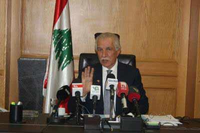 زعيتر وأبو فاعور جالا على مستودعات المطار: زريبة وغرف إعدام لصحة المواطن

