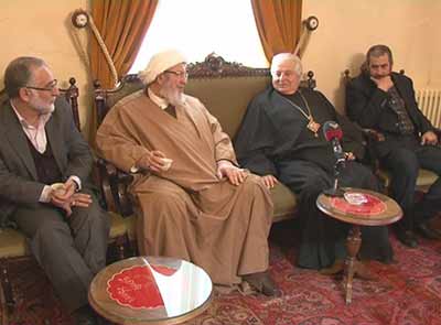 وفود من حزب الله تجول مهنئةً بعيد ميلاد السيد المسيح (ع)