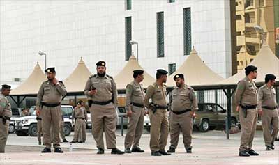 قوات الأمن السعودية تقتحم منازل الآمنين في تاروت والعوامية