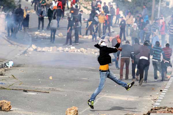 فصائل فلسطينية تنعى أبو عين وتطالب بوقف التنسيق مع الكيان .. ومطالب دولية بتحقيق &rsquo;فوري ومستقل&rsquo;