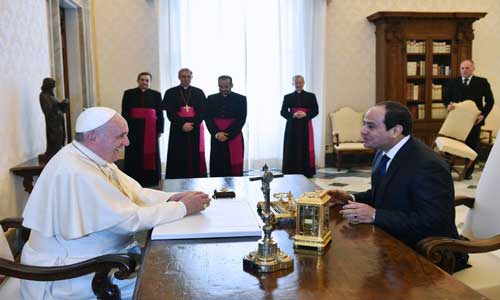 البابا يدعو امام السيسي الى &rsquo;التعايش السلمي&rsquo; في مصر