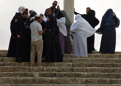 فلسطينيون: الإبعاد عن المسجد الأقصى سياسة احتلالية فاشلة