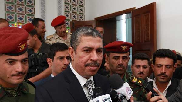 تحول دراماتيكي للأوضاع في اليمن: إستقالتان للحكومة والرئيس.. والأخيرة يرفضها البرلمان