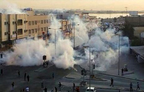 بالغاز السام .. قتلوا عبد العزيز السعيد وقمعوا تشييعه  
