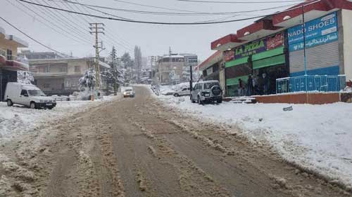 عصف &rsquo;زينة&rsquo; يتسع: لبنان يكتسي بالأبيض من جسر المدهون إلى أقاصي الجنوب.. وبلداته مقطعة الأوصال  