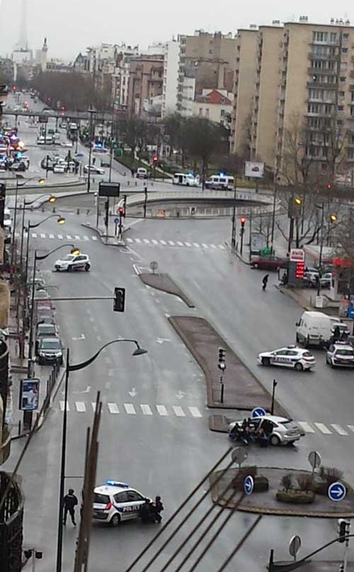 فرنسا.. يوم دام ينتهي بمقتل رهائن ومسلحين 
