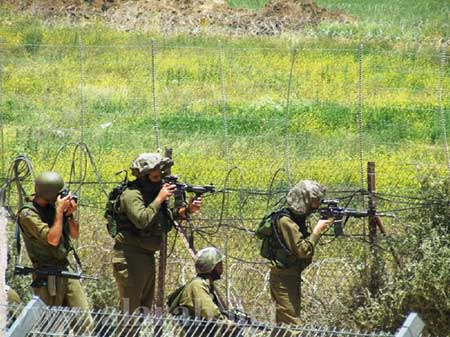 افتتاحية &rsquo;هآرتس&rsquo;: القصف في الجولان عملية استعراضية قبل الانتخاب 