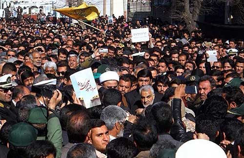 إيران: الشهيد العميد محمد على الله دادي يوارى الثرى في مسقط رأسه في قرية باريز  