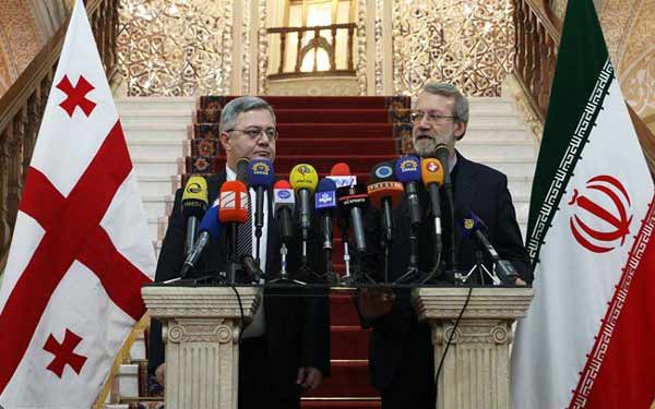 لاريجاني: الكونغرس الأميركي سيندم لو فرض حظراً جديداً ضد إيران