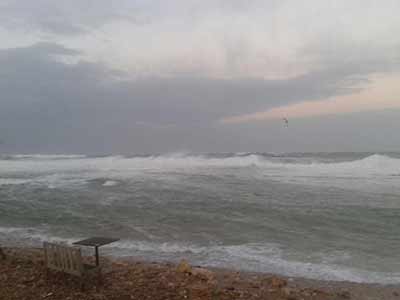 العاصفة &rsquo;زينة&rsquo; تضرب لبنان: ثلوج وطرقات مقطوعة وسيول جارفة