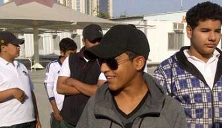 طفل معتقل في البحرين ينقل الى السجن الانفرادي