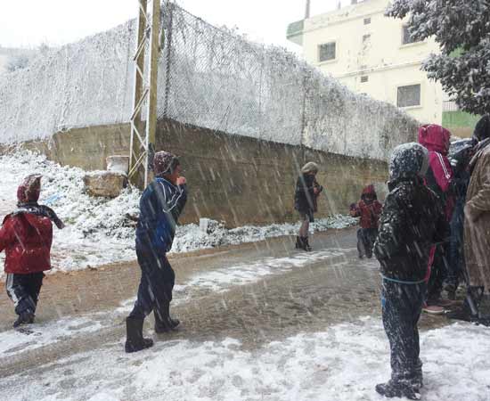 العاصفة زينة تتجدد . ثلوجها على الساحل وجليدها على الجبال