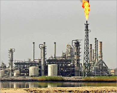 النفط حريق النفط يلتهم السعودية والولايات المتحدة