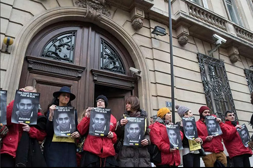 العفو الدولية تحتج أمام السفارة السعودية في برلين ضد جلد رائف بدوي