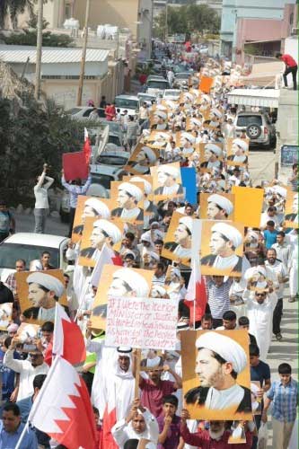 تظاهرات حاشدة عقب صلوات الجمعة في البحرين تنديدا بإعتقال الشيخ علي سلمان