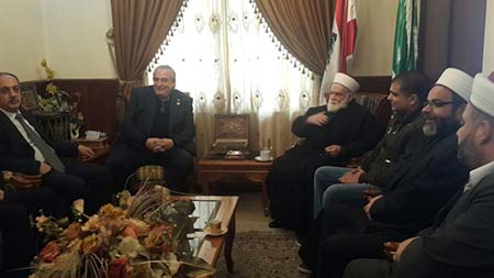 وفد سوري في جبل محسن لتقديم العزاء بشهداء التفجير الارهابي 