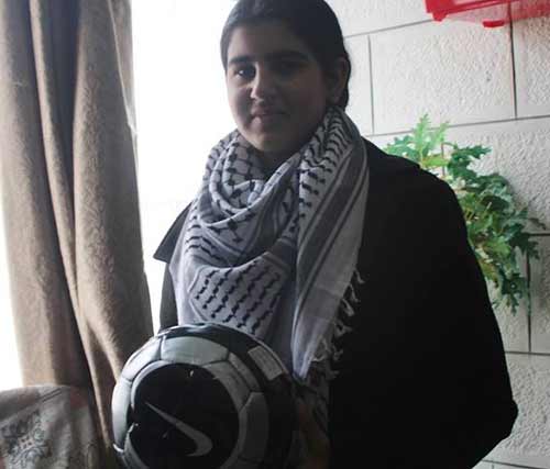 ملاك الخطيب .. سفيرة الأطفال والأسيرات
