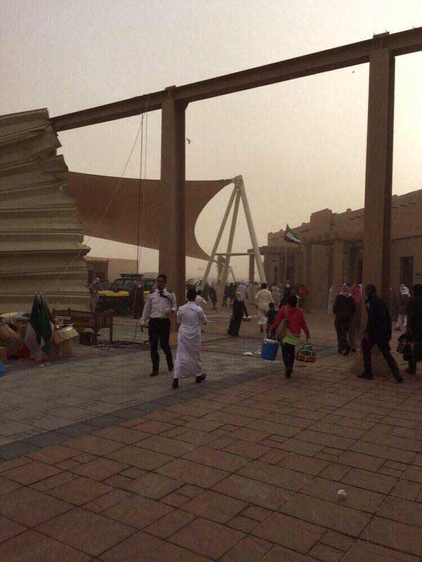 الكويت والسعودية تحت تأثير عاصفة رملية قوية 