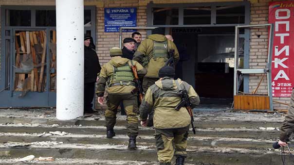 &rsquo;الانفصاليون&rsquo; يتجهون لمحاصرة ديبالتسيفي الاستراتيجية وقتلى وجرحى بقصف مستشفى في دونيتسك 