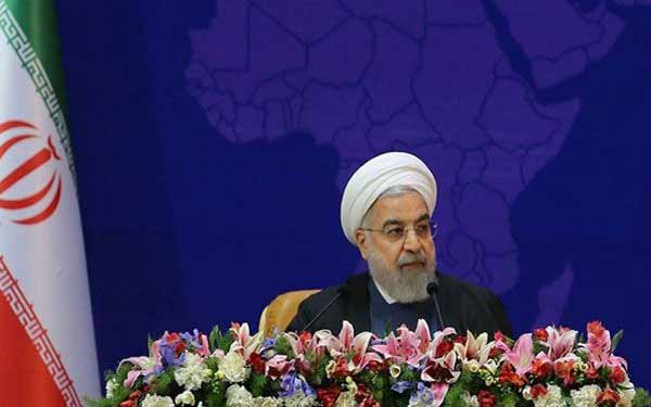 الرئيس الايراني: المفاوضات لا بد ان تنتهي بازالة جميع القيود الظالمة على ايران