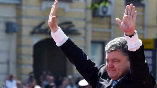 موسكو تنتقد خطط تسليح كييف.. وبوروشينكو يؤكد أن لا بديل عن اتفاق مينسك